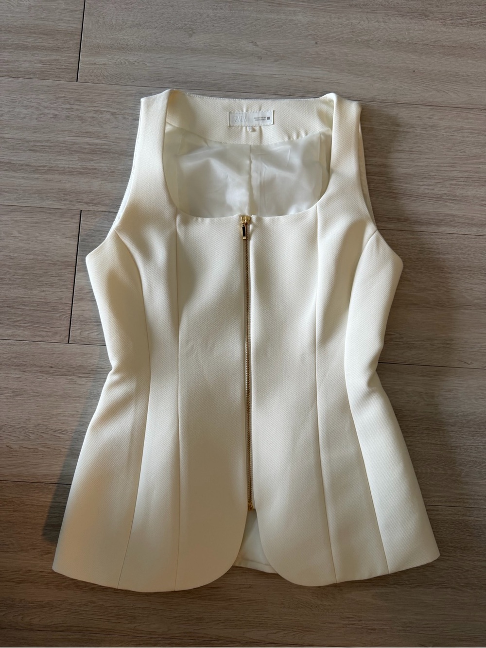 Zara cream zip vest w gold hardware small
